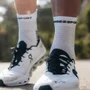 Meia Compressport - RUN V4 - Branca/Preta - Quarter