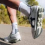 Meia Compressport - RUN V4 - Branca/Preta - Quarter